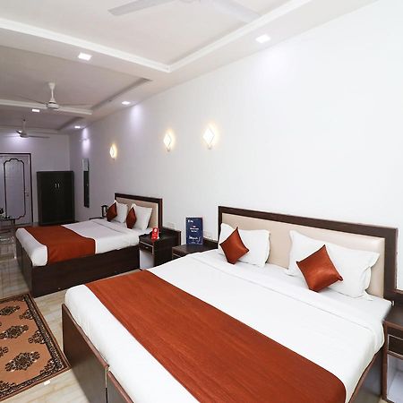 Oyo 11526 Hotel Apollo Agra  Exteriör bild