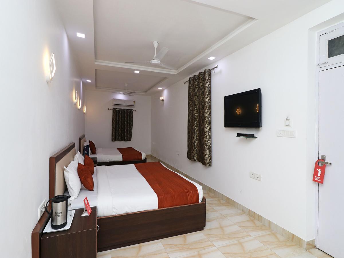 Oyo 11526 Hotel Apollo Agra  Exteriör bild